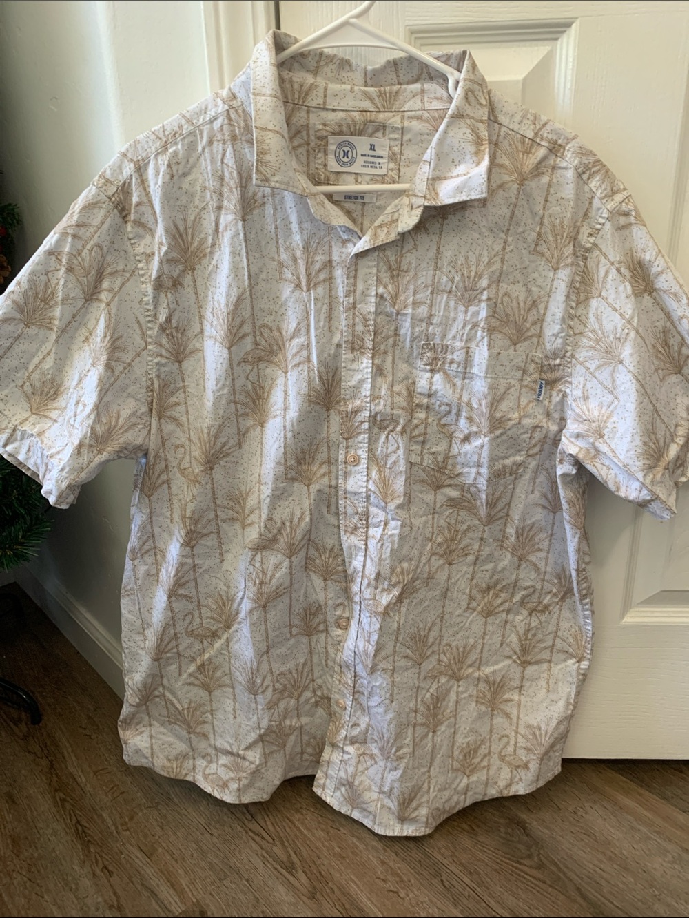 Hurley Men's Short-Sleeve Palm Print Button-Up in Cream and Tan